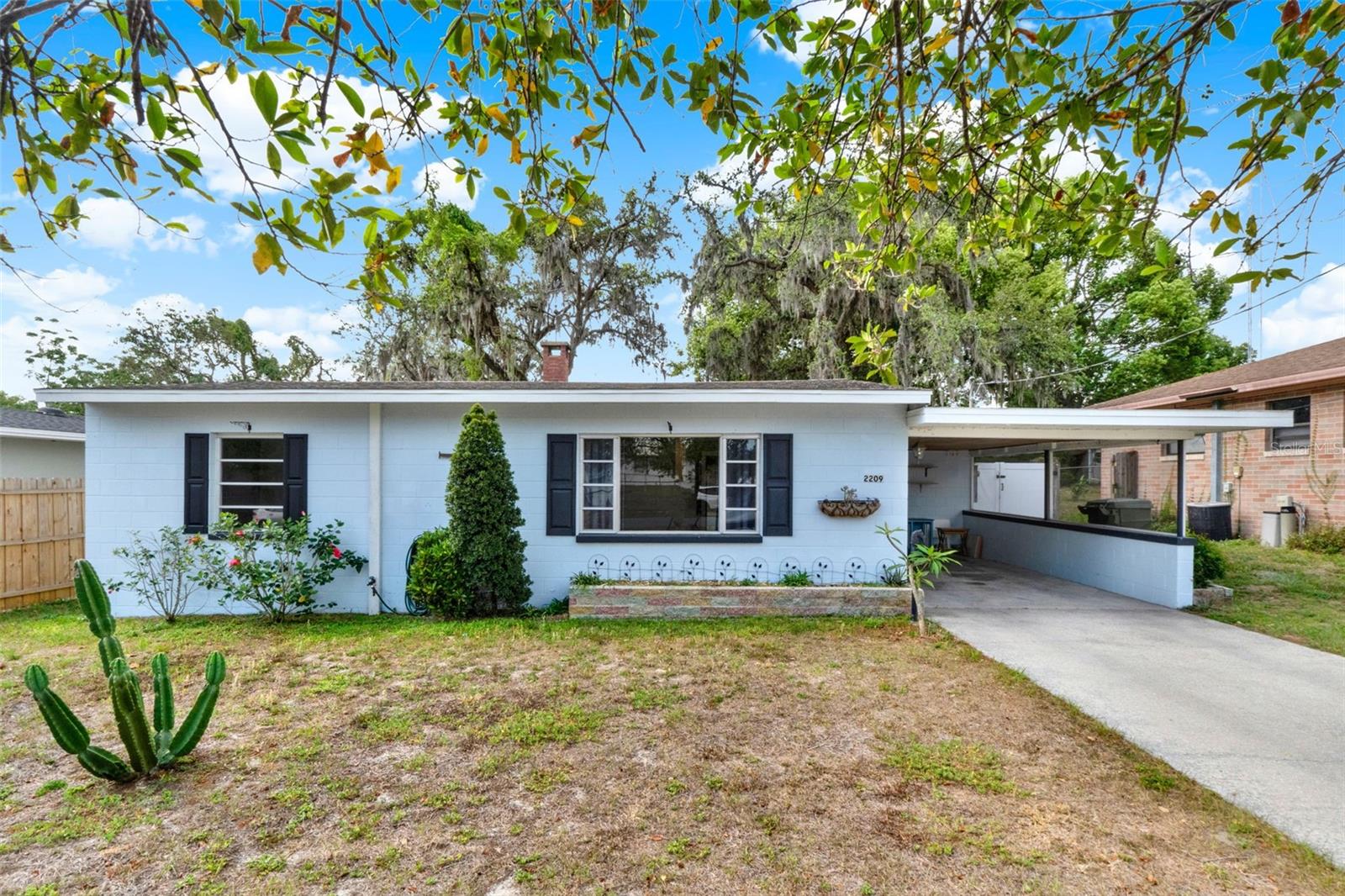 2209 Hutchinson Ave Property Photo