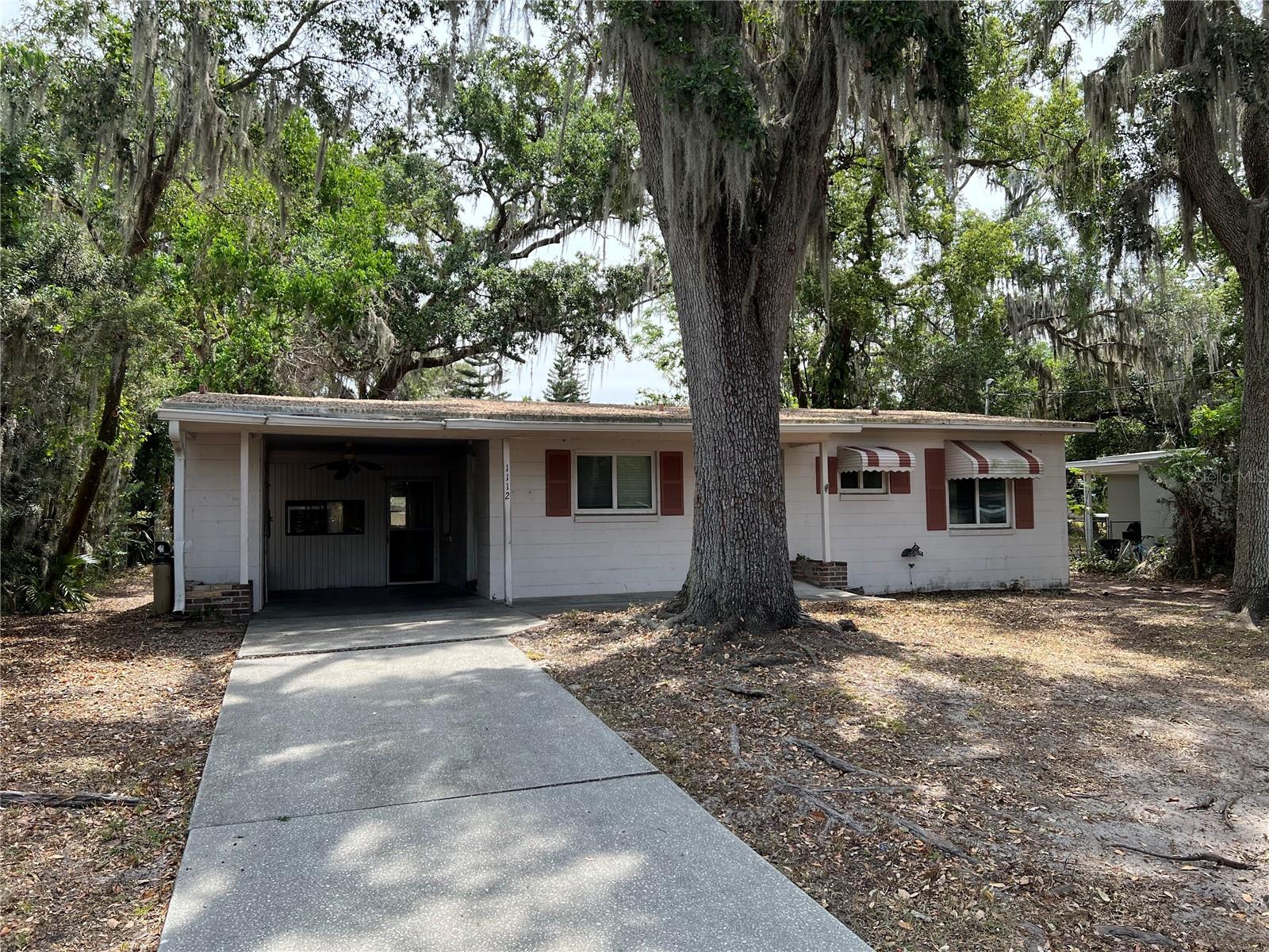 1112 Oak Dr Property Photo