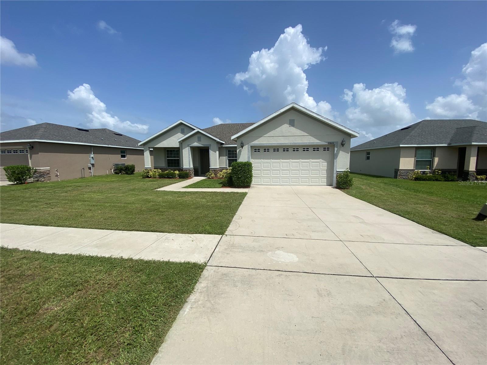 33824 Emerald Pond Loop Property Photo