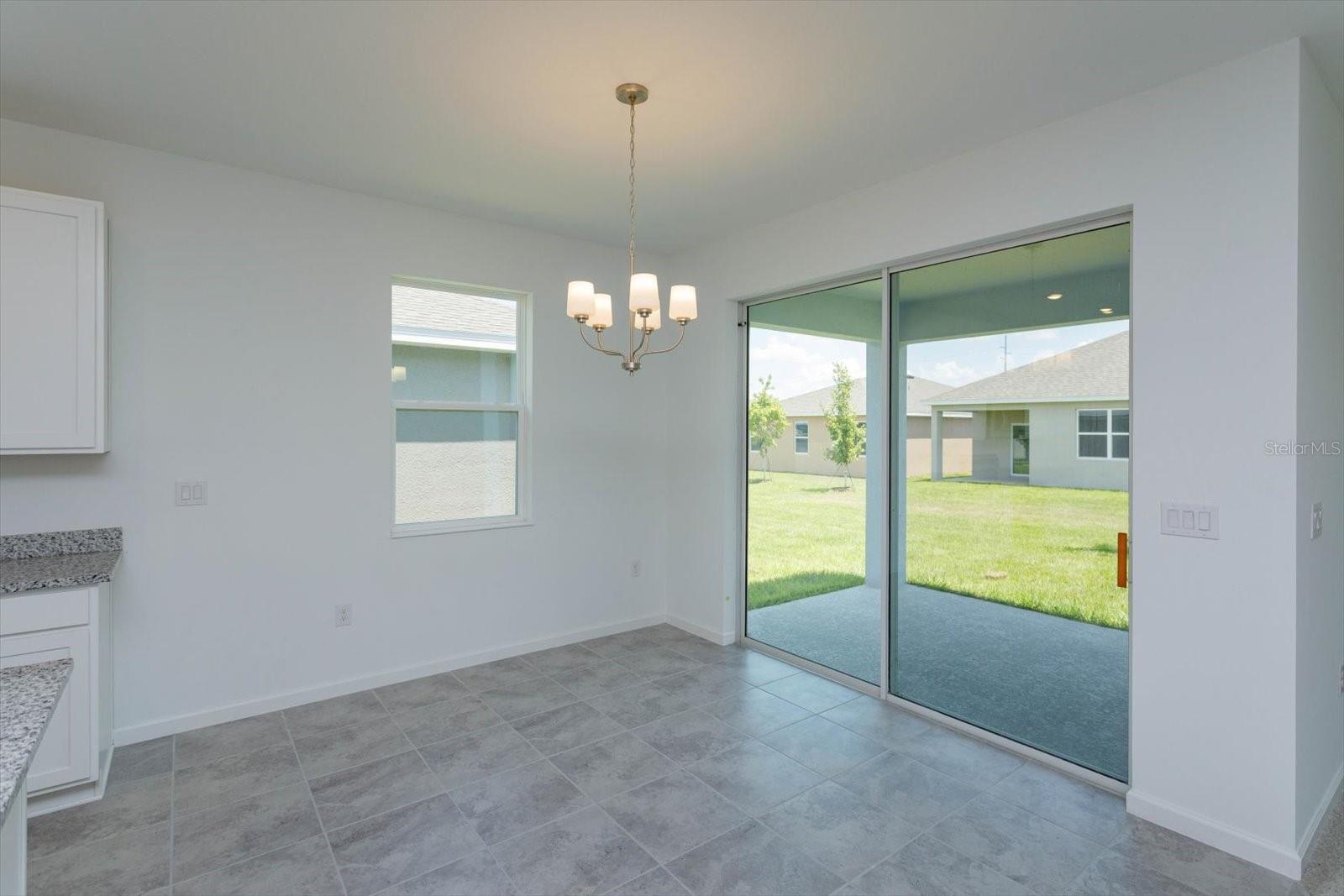 2965 Supermarine Rd Property Photo 6