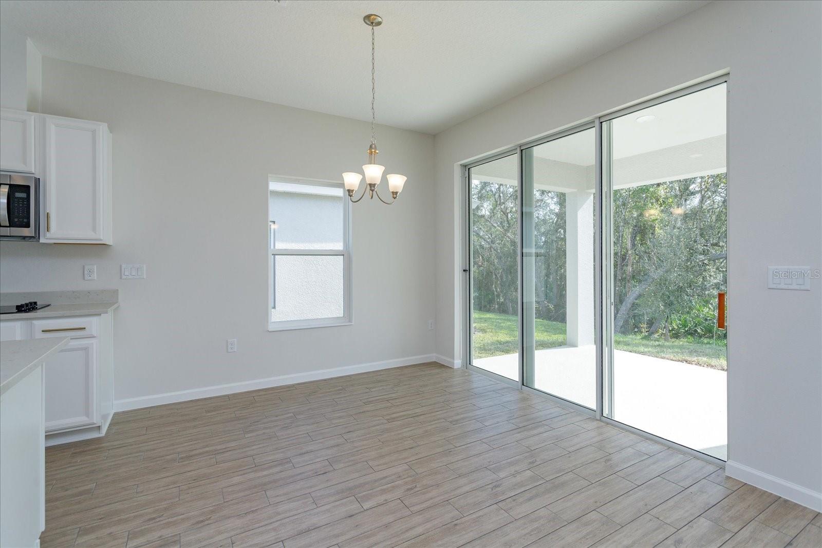 2944 Supermarine Rd Property Photo 5