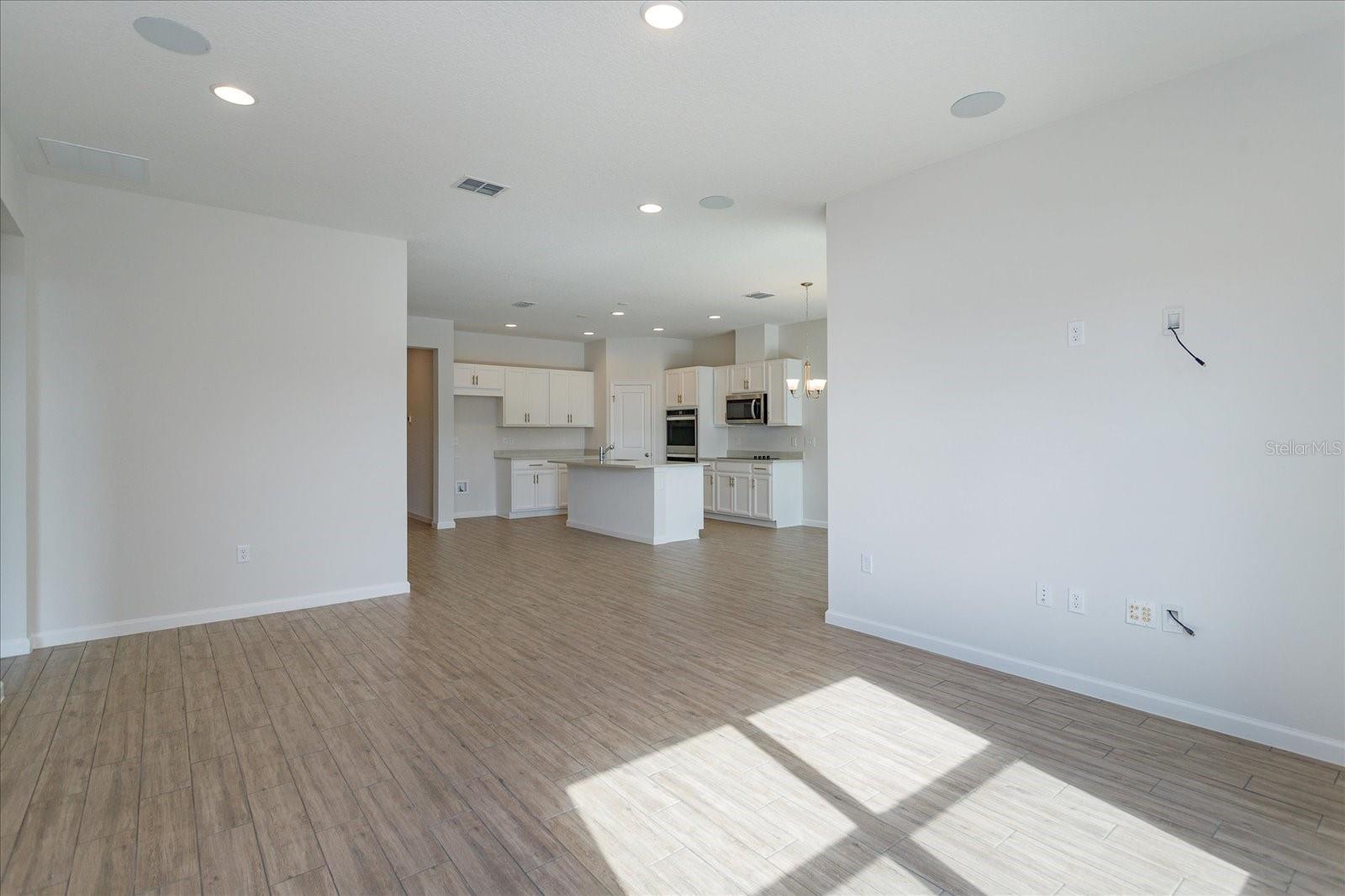 2944 Supermarine Rd Property Photo 7