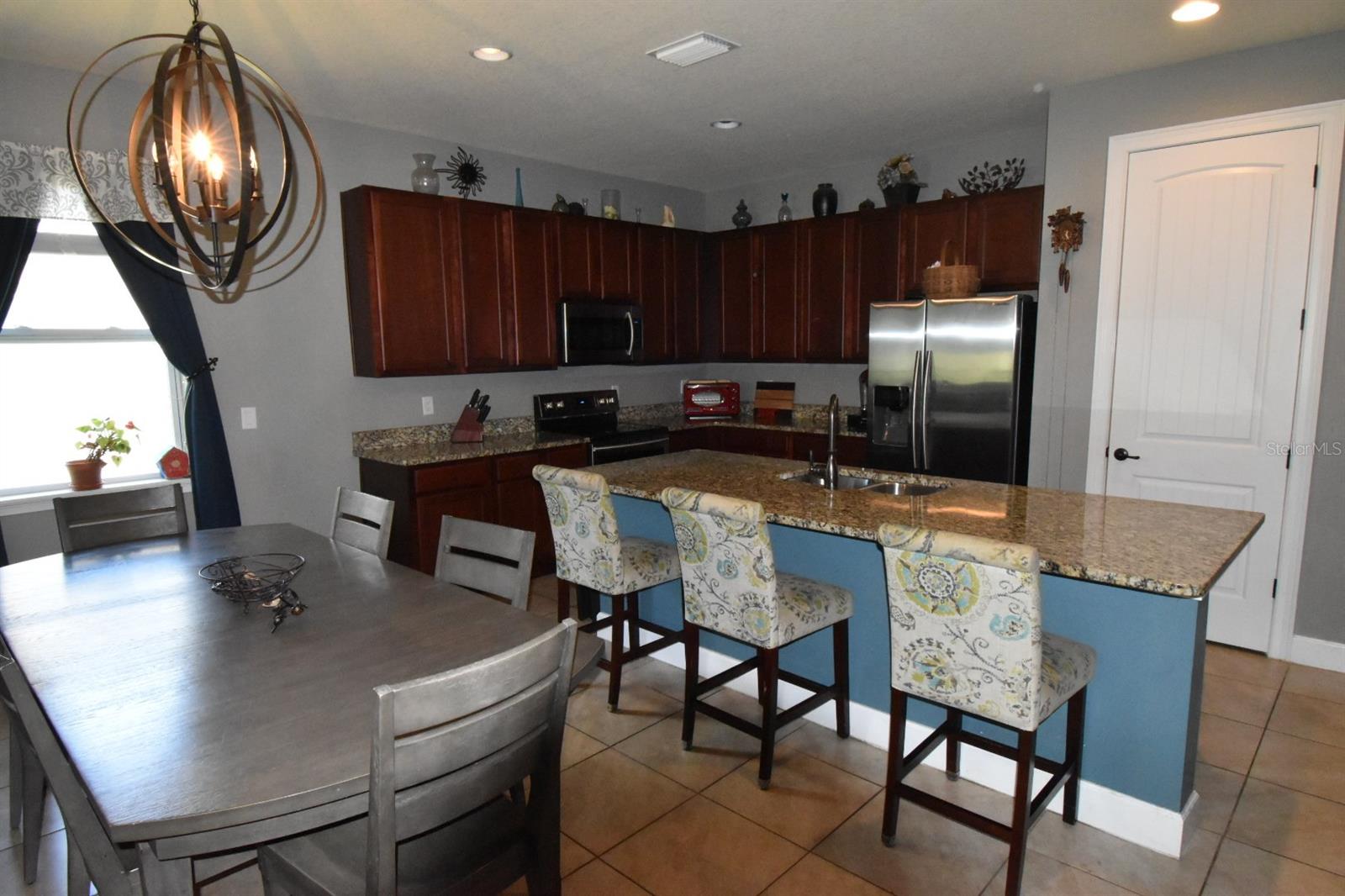 709 Calabria Way Property Photo 6