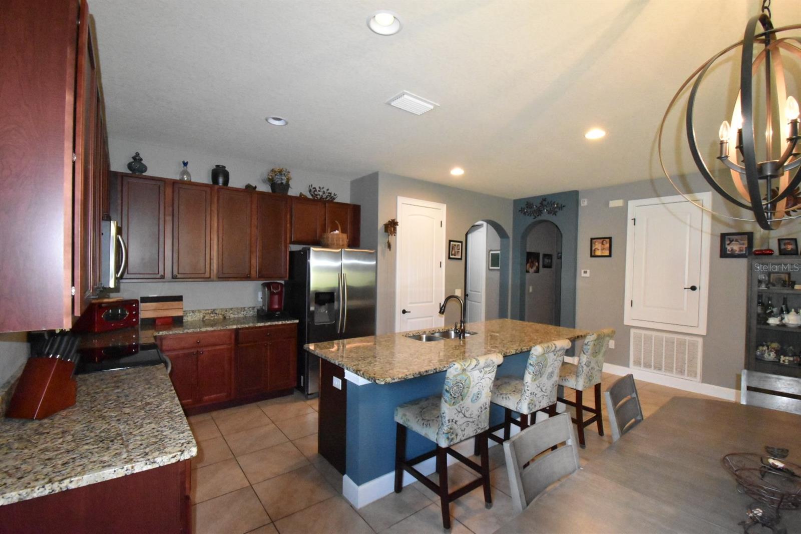 709 Calabria Way Property Photo 7