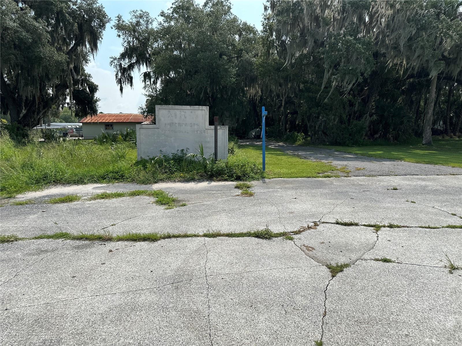 1551 N Highway 19 Property Photo 1