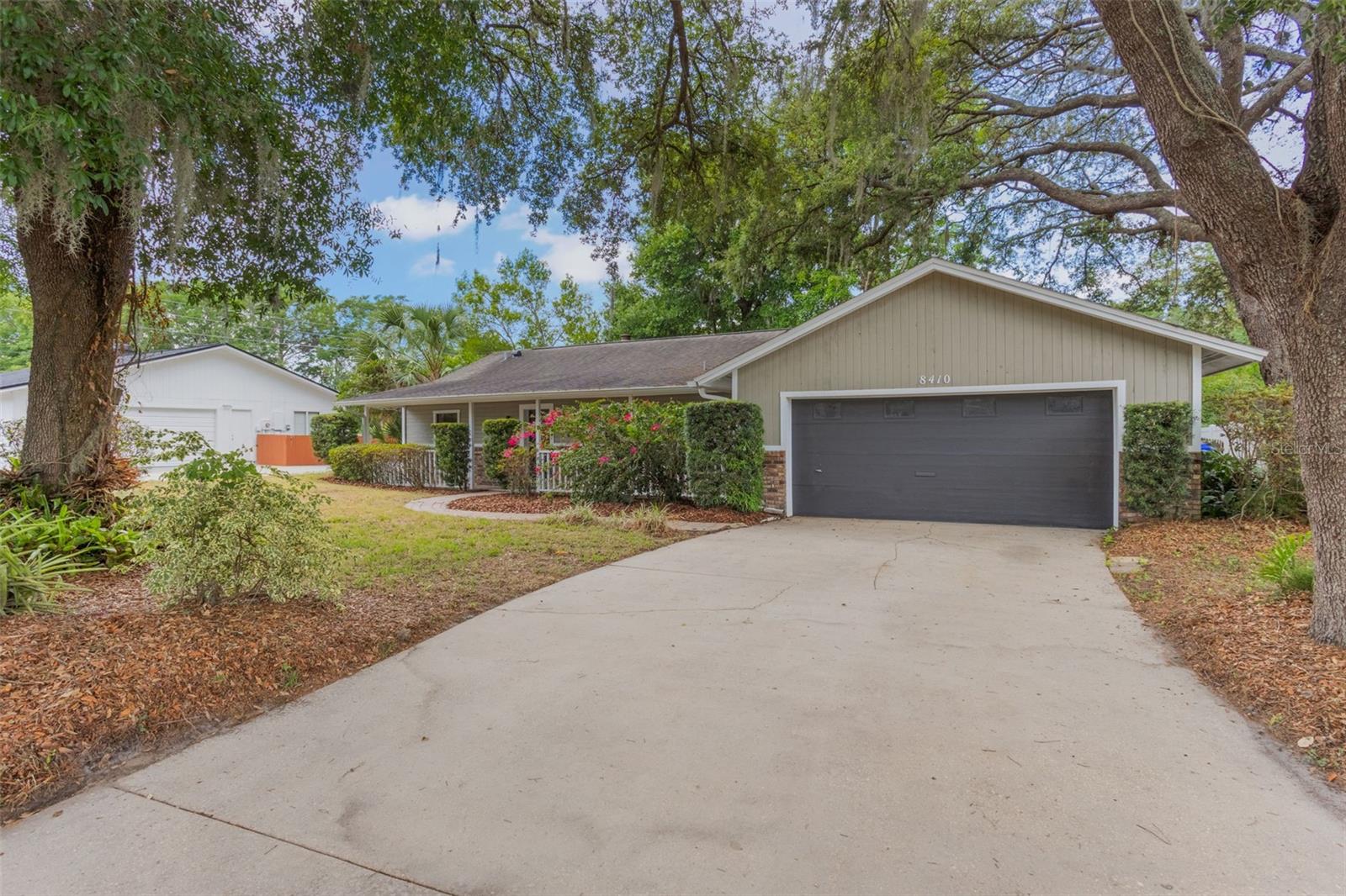 8410 Lake Bosse Dr Property Photo 1