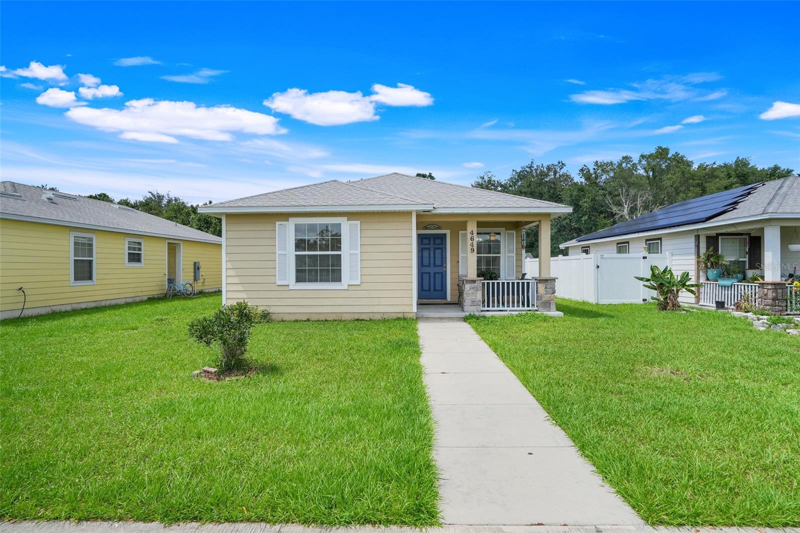 4649 College Dr Property Photo 1
