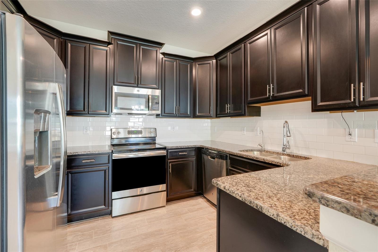 3550 Fairwaters Ct #d Property Photo 10