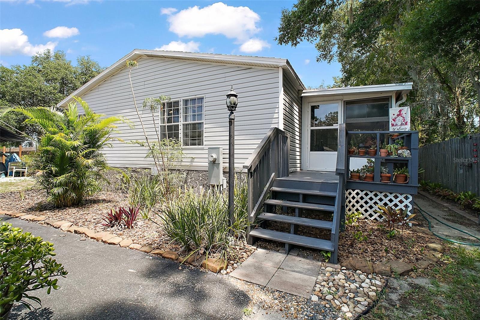 13137 Kansas Ave Property Photo 1