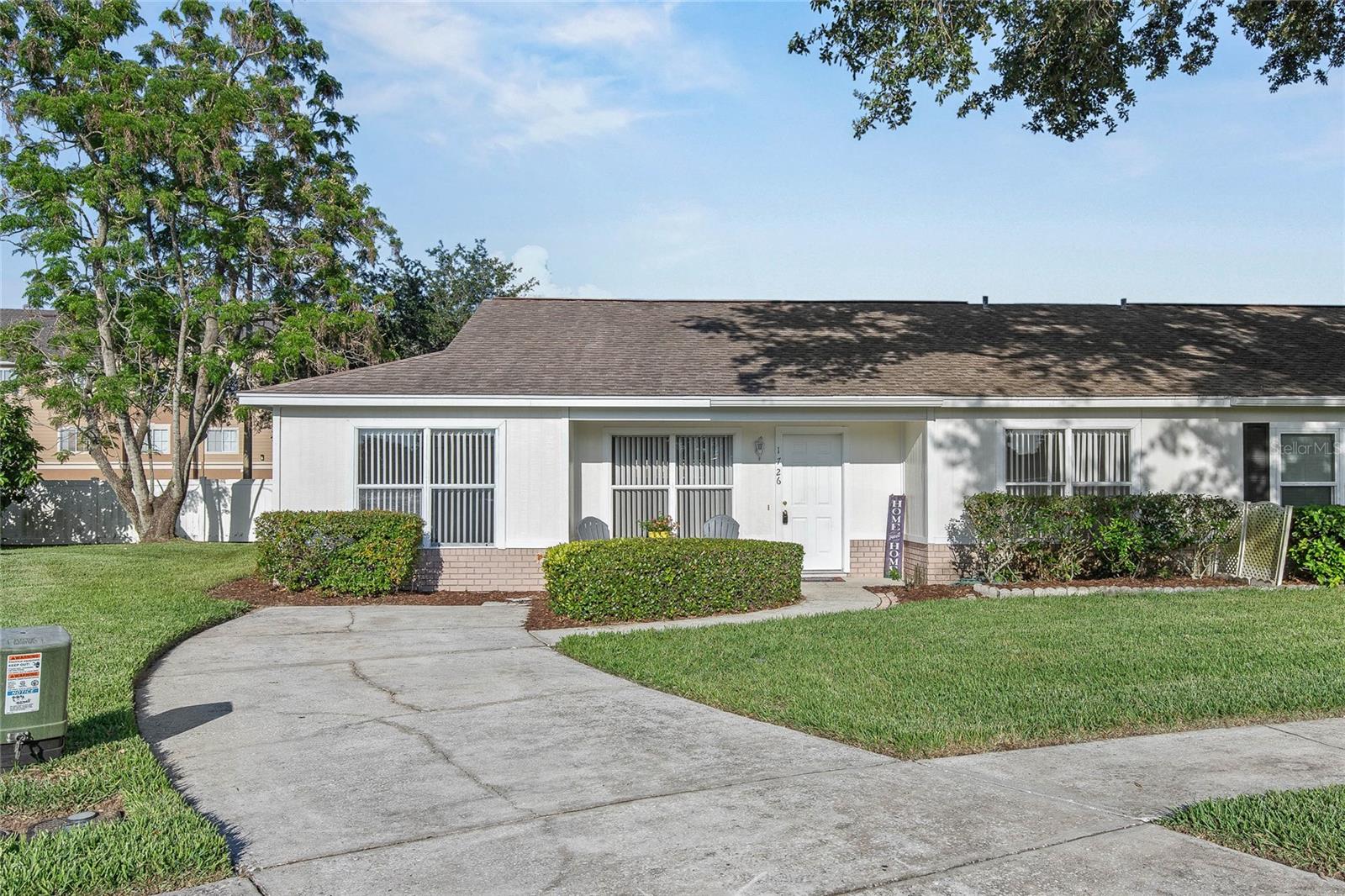 1726 Tropical Ct Property Photo 2