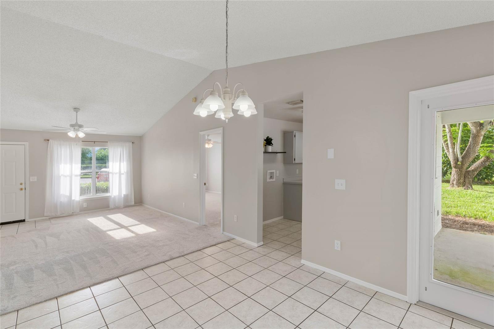 1726 Tropical Ct Property Photo 11