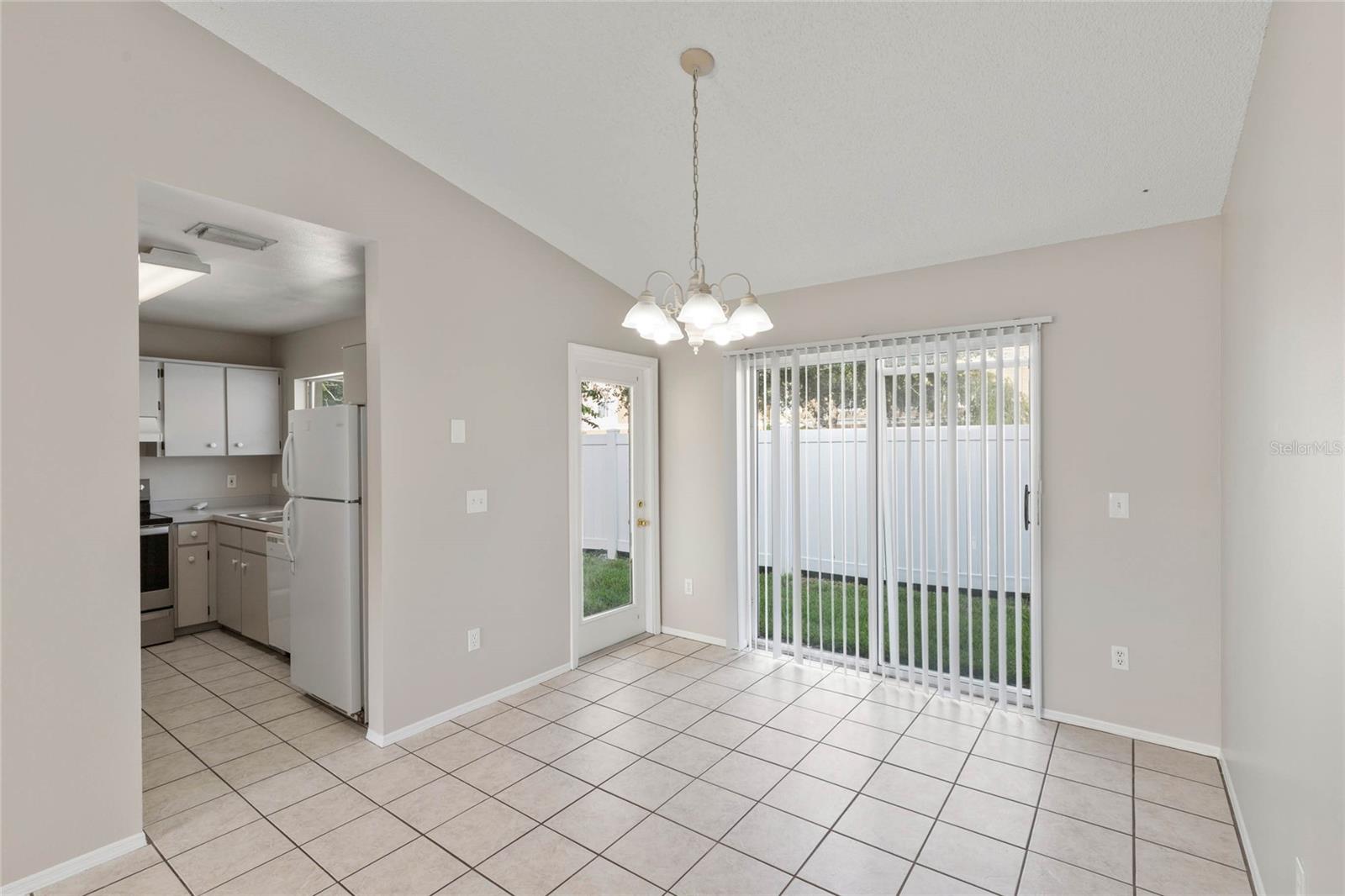 1726 Tropical Ct Property Photo 12