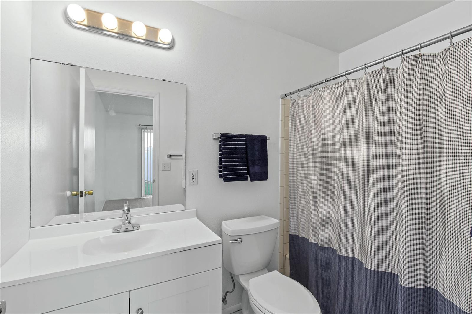 1726 Tropical Ct Property Photo 20