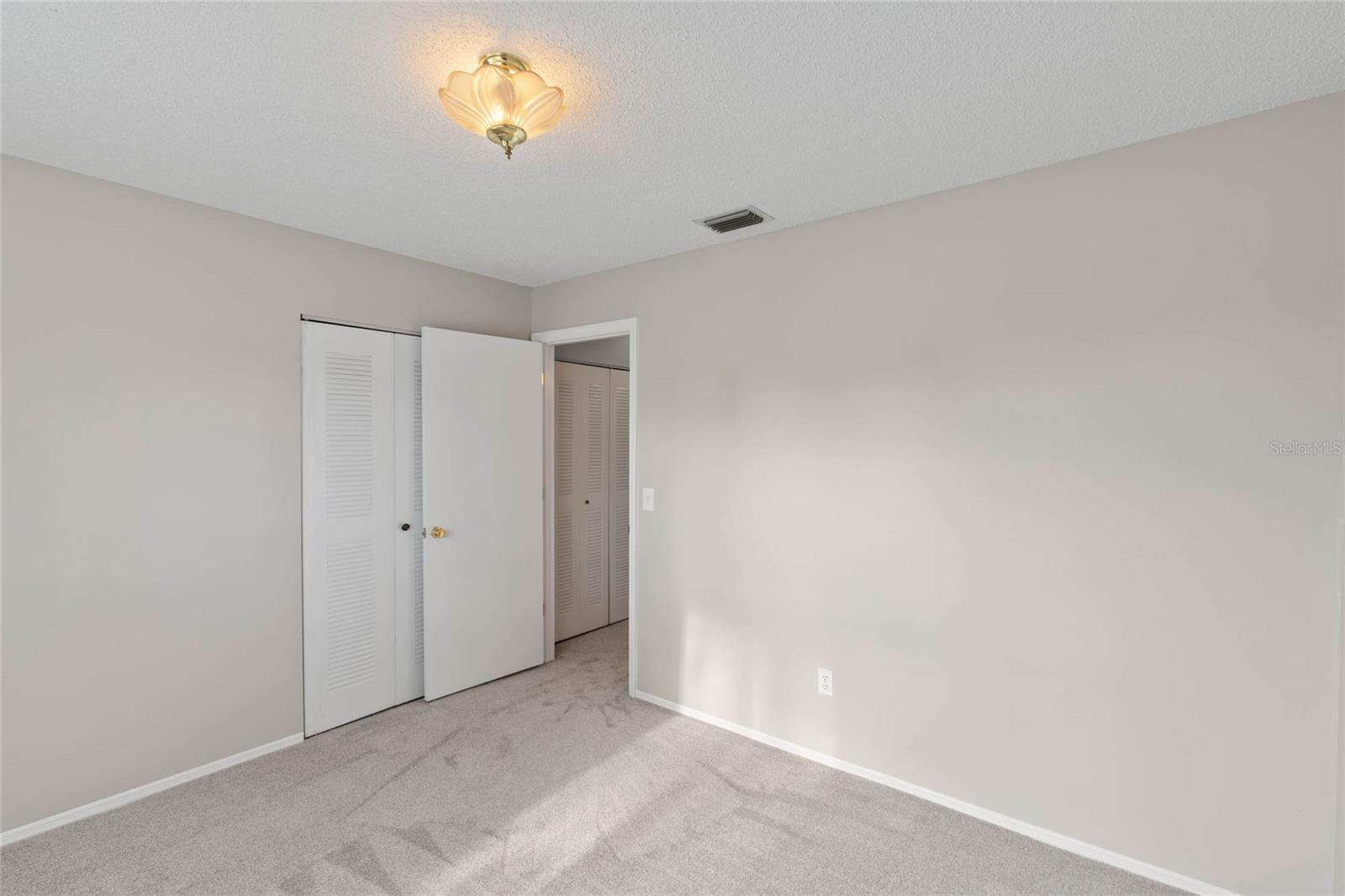 1726 Tropical Ct Property Photo 22