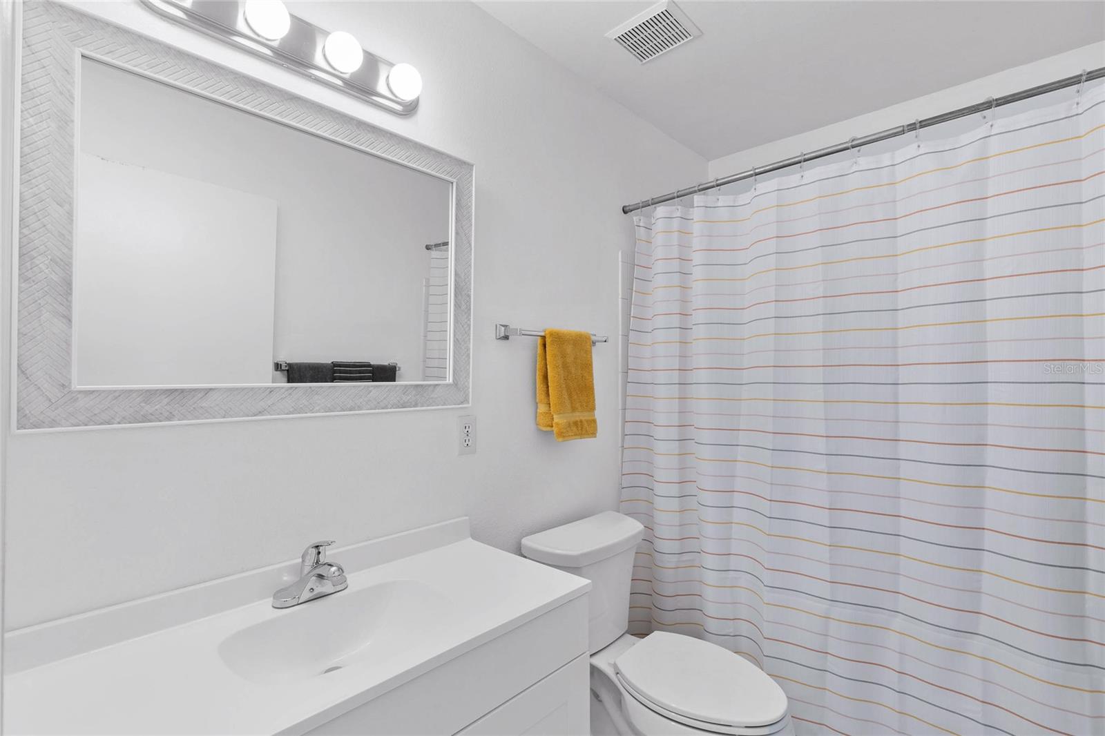 1726 Tropical Ct Property Photo 23