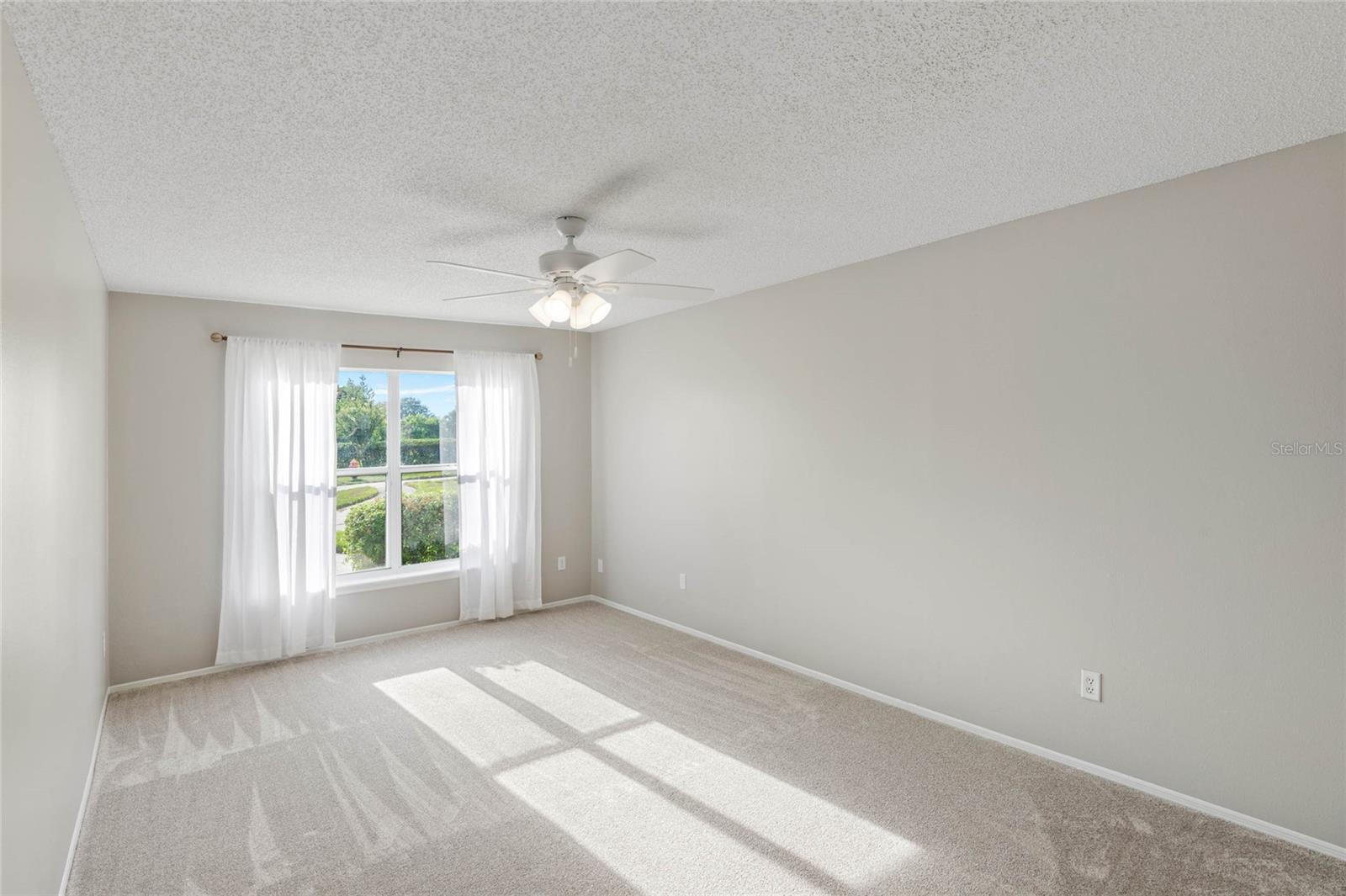 1726 Tropical Ct Property Photo 25