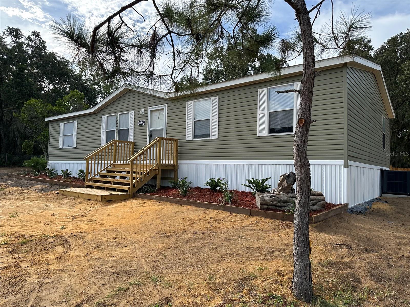 17843 County Road 455 Property Photo 1