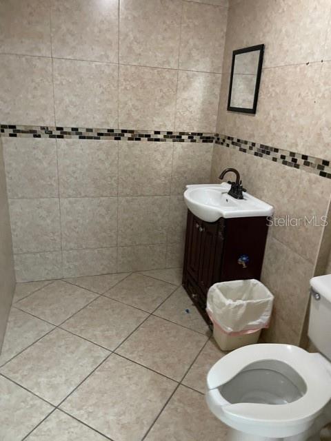 11609 S Orange Blossom Trl Property Photo 9