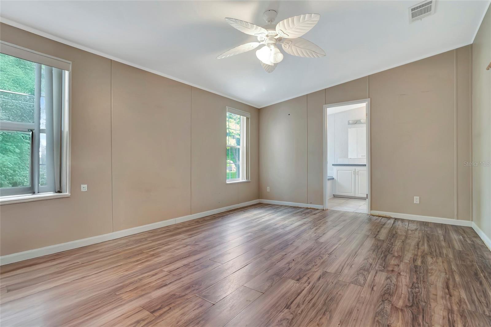 1128 Forest Ln Property Photo 15