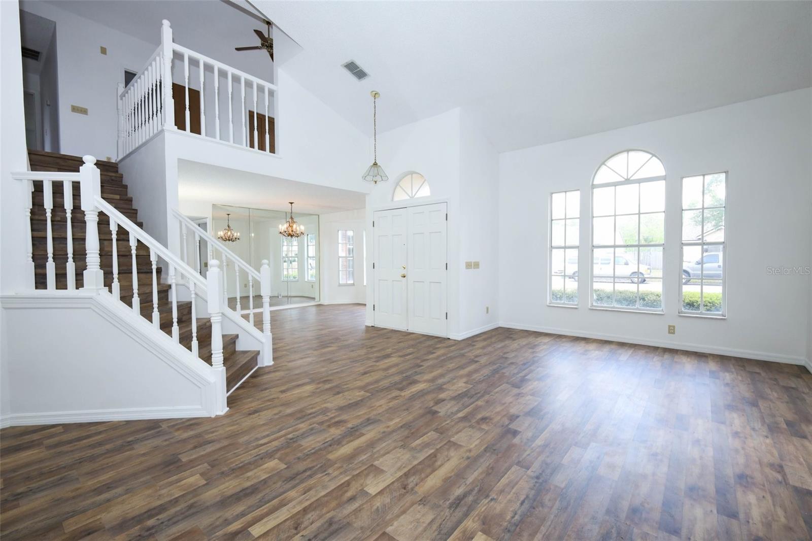 1675 Thornhill Cir Property Photo 4