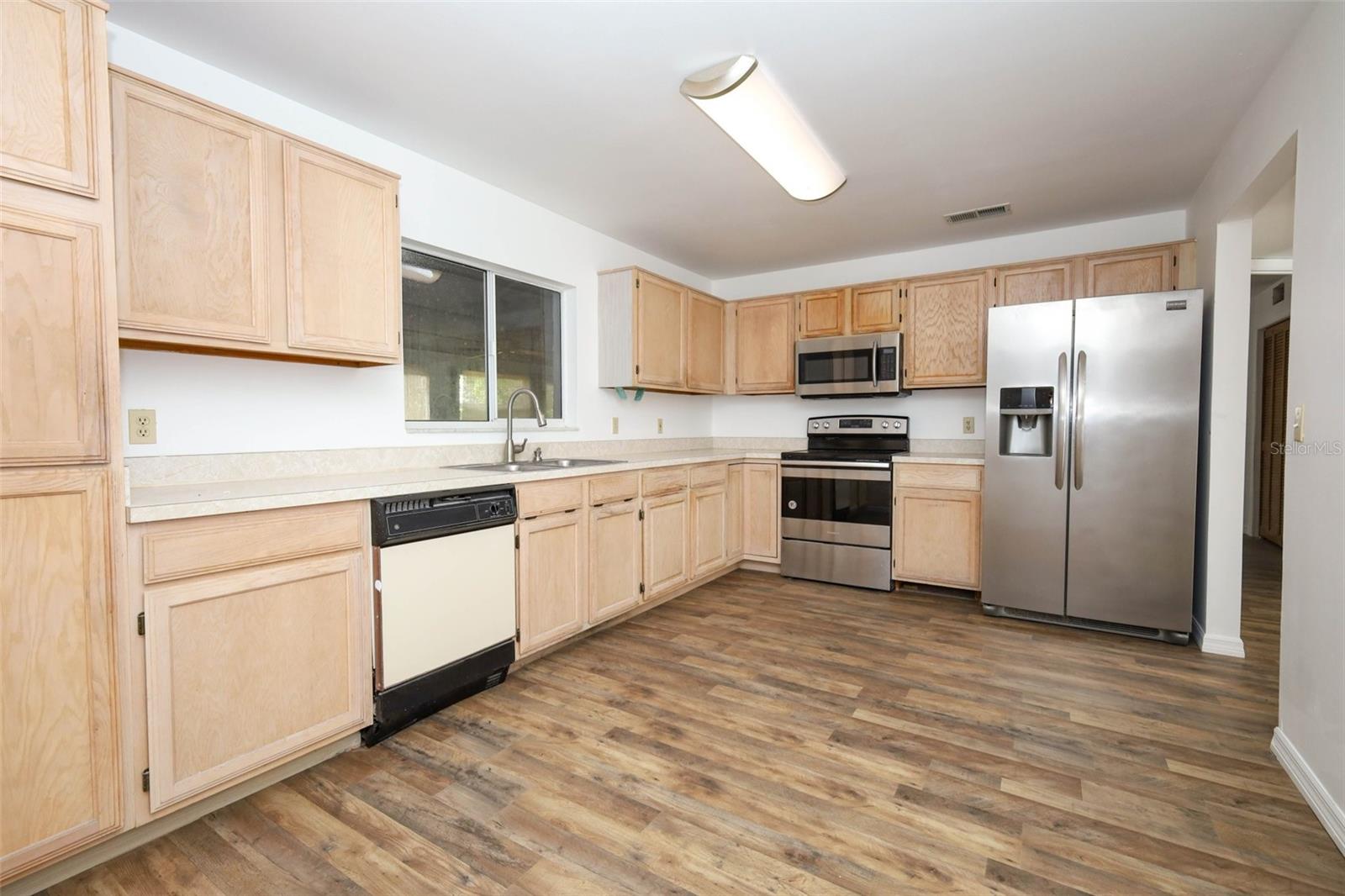 1675 Thornhill Cir Property Photo 12