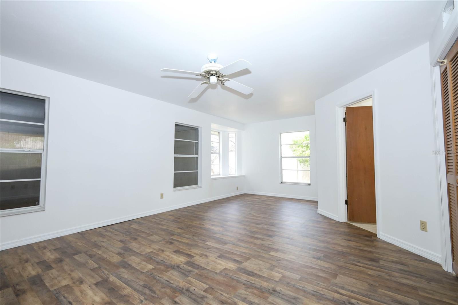 1675 Thornhill Cir Property Photo 16