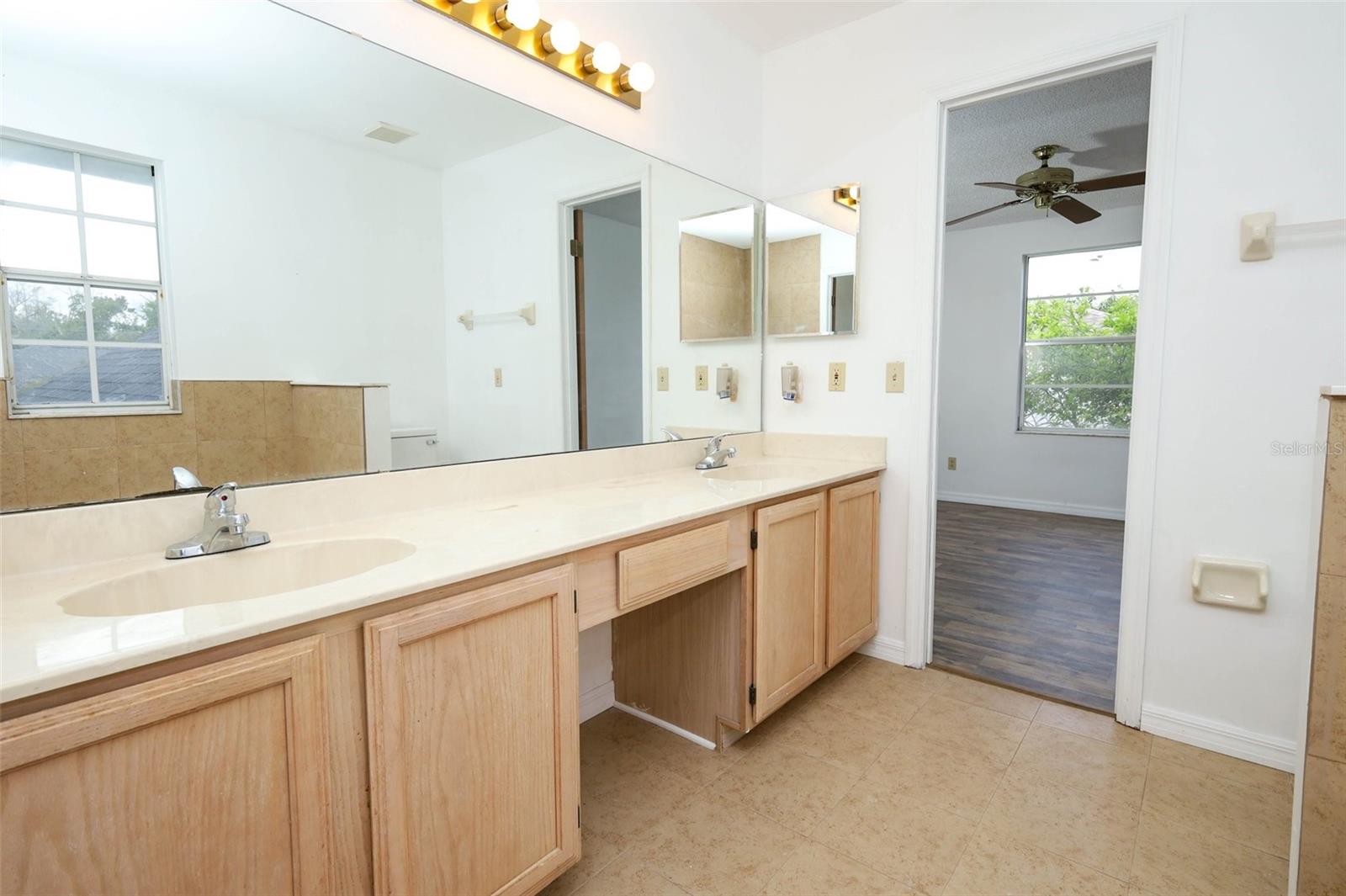 1675 Thornhill Cir Property Photo 39