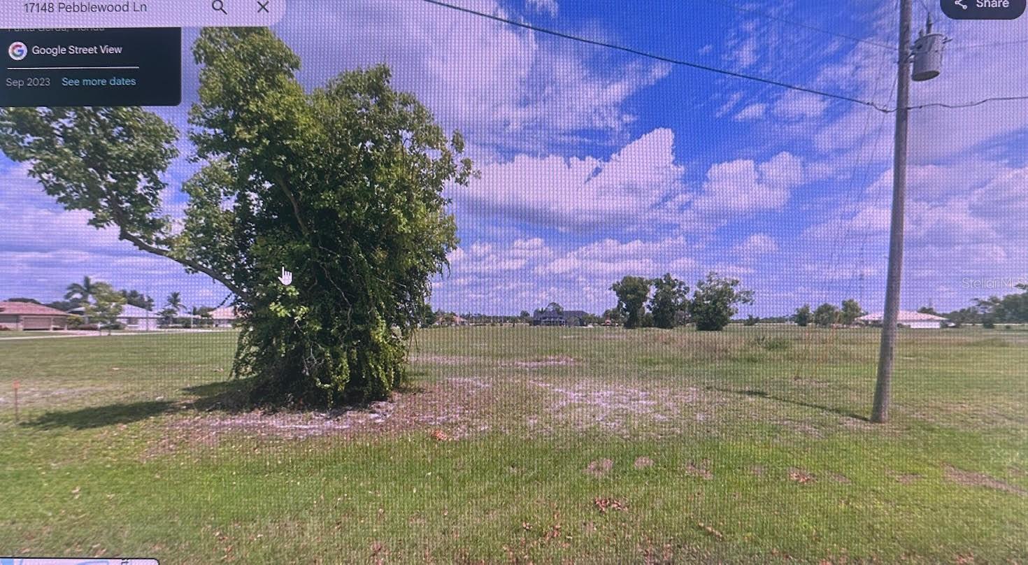 17148 Pebblewood Ln Property Photo 2