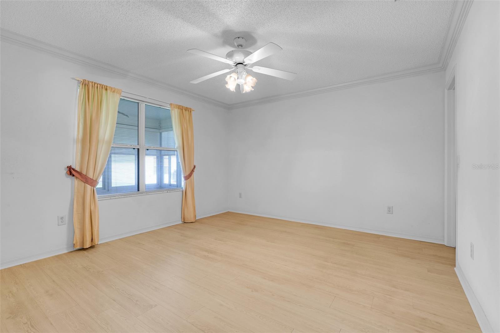 870 Henderson Ln Property Photo 22