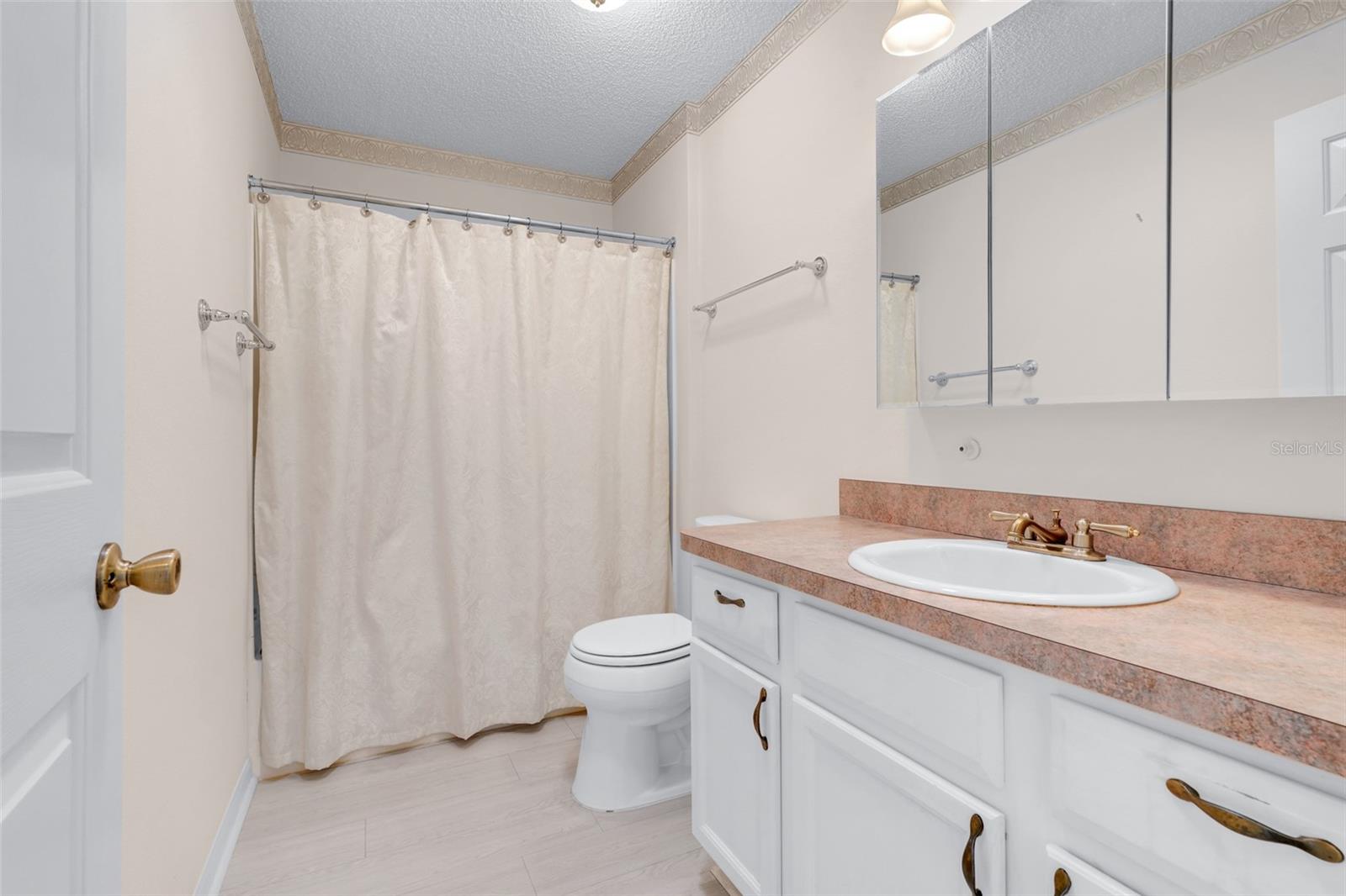 870 Henderson Ln Property Photo 29
