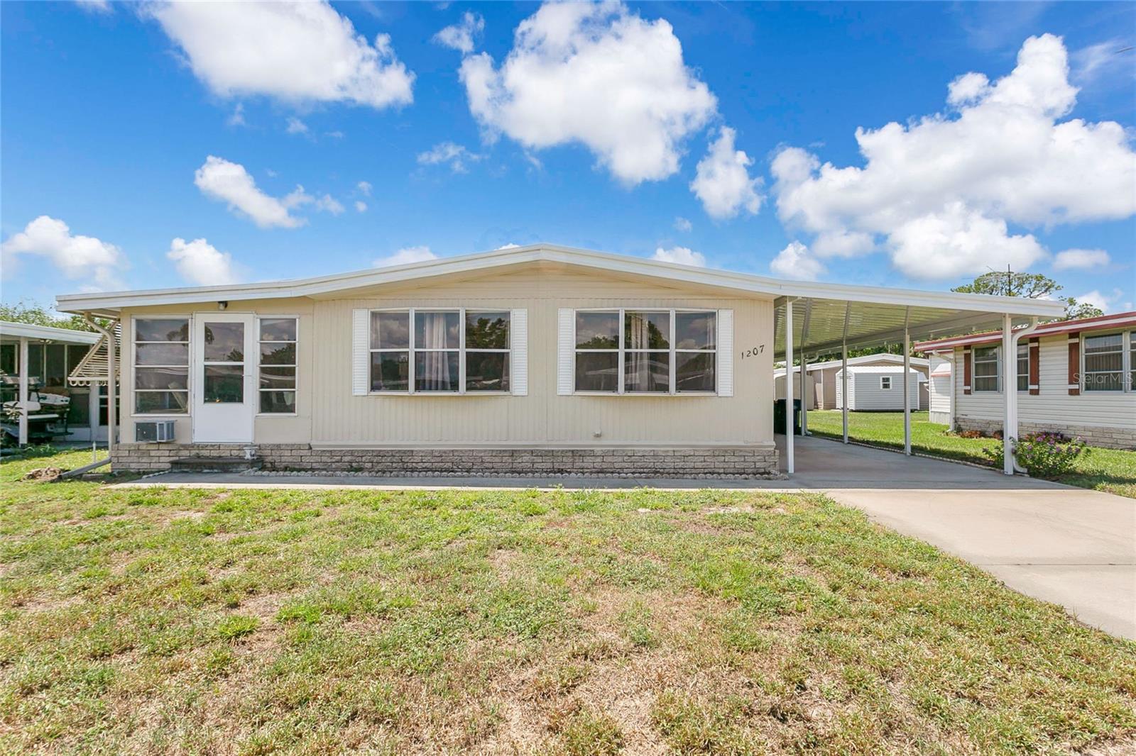 1207 Apache Cir Property Photo 3