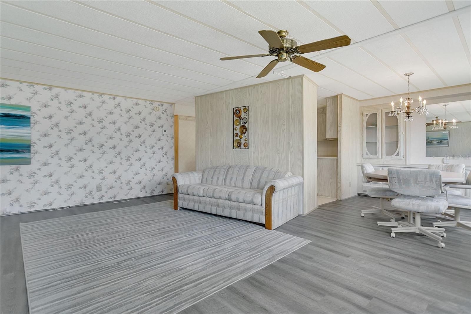 1207 Apache Cir Property Photo 6