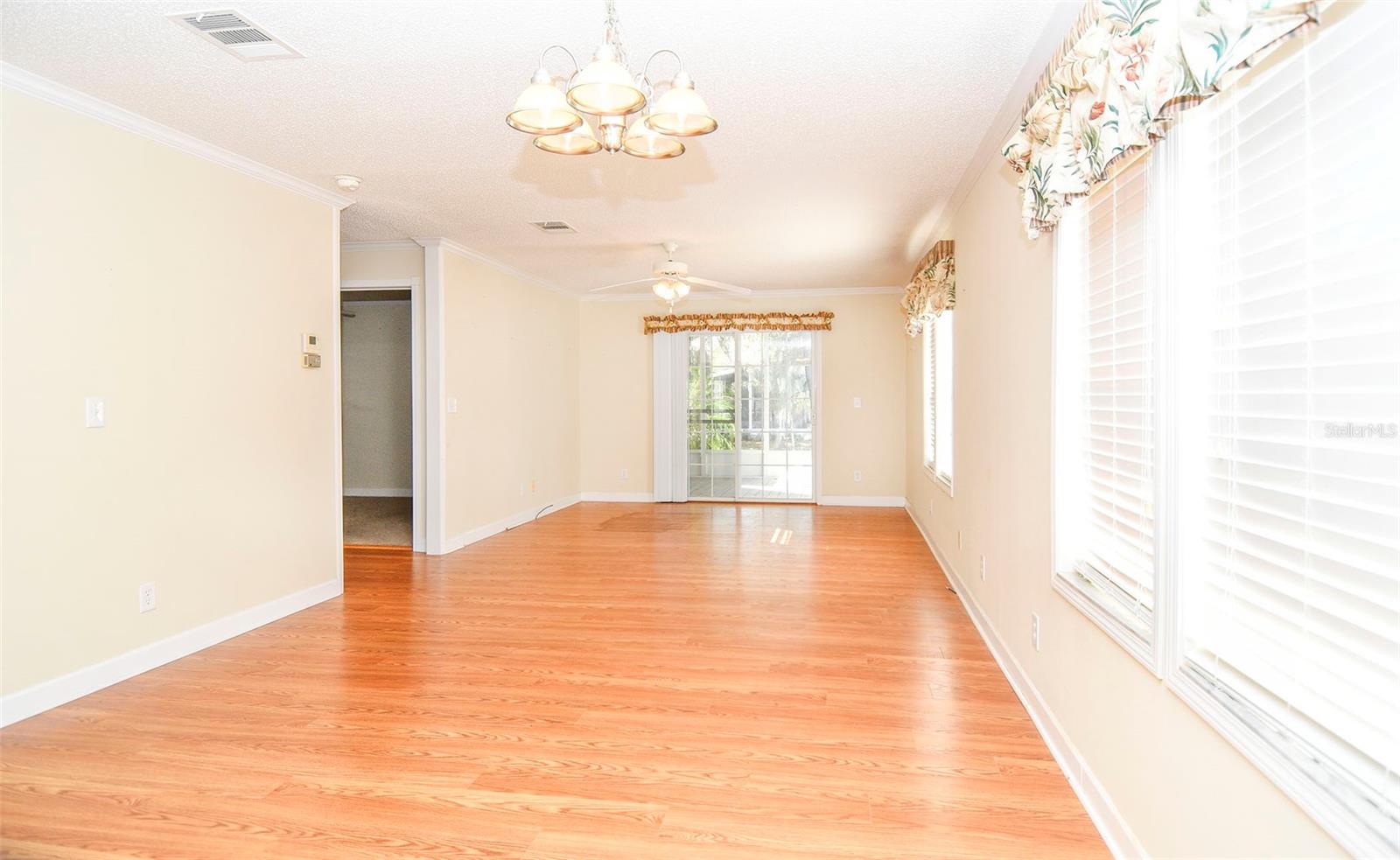 11642 Martell Ct Property Photo 5