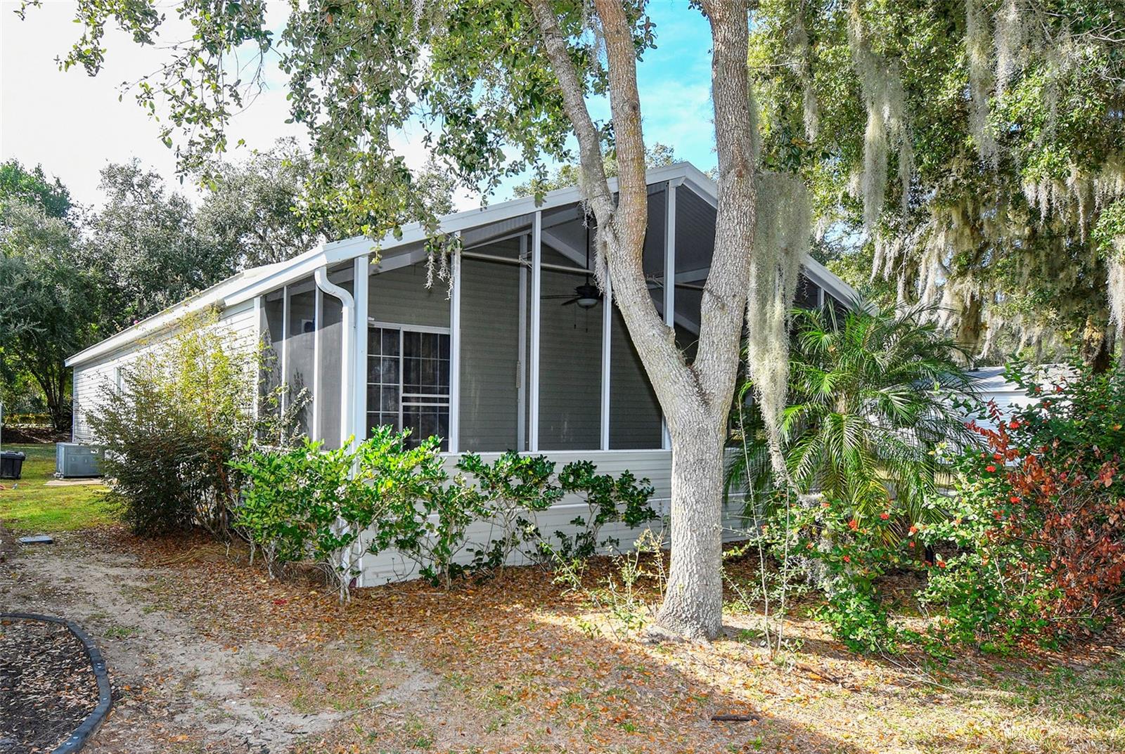 11642 Martell Ct Property Photo 25