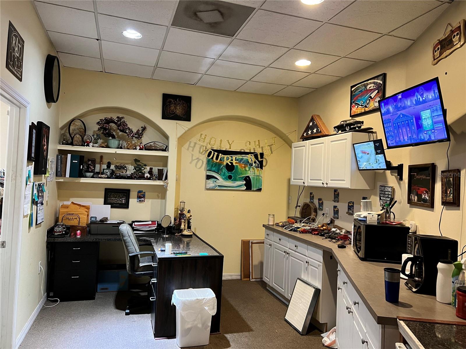 2018 N Florida Ave Property Photo 5