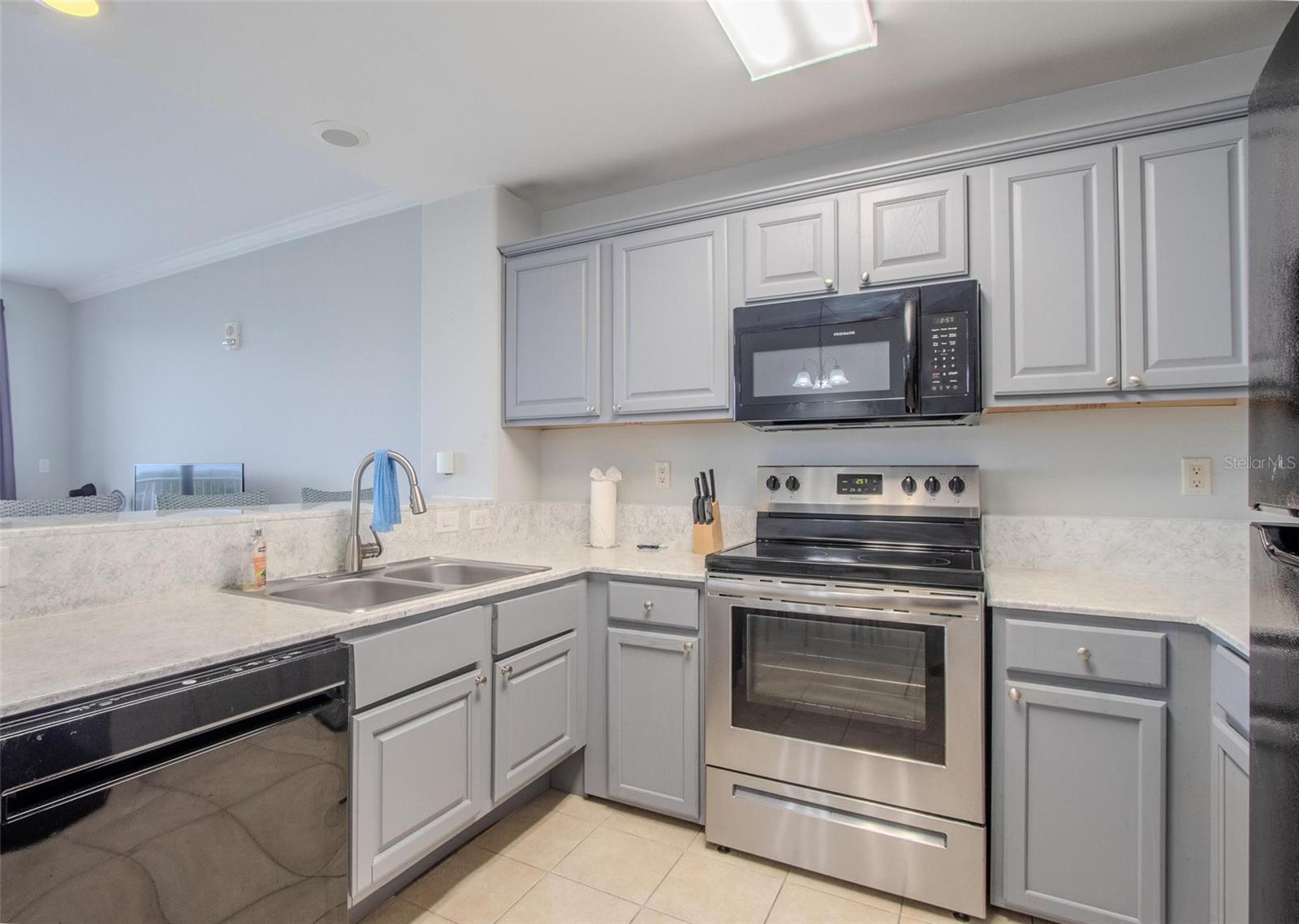 13415 Blue Heron Beach Dr #407 Property Photo 4