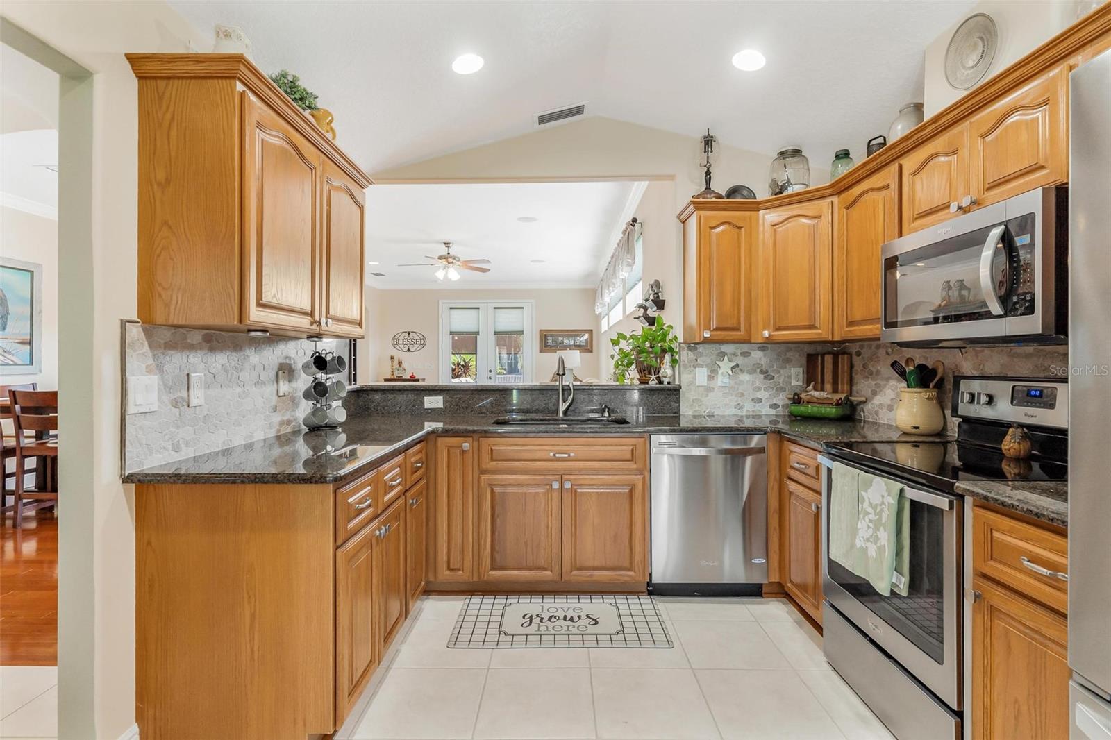 5486 Bounty Cir Property Photo 8