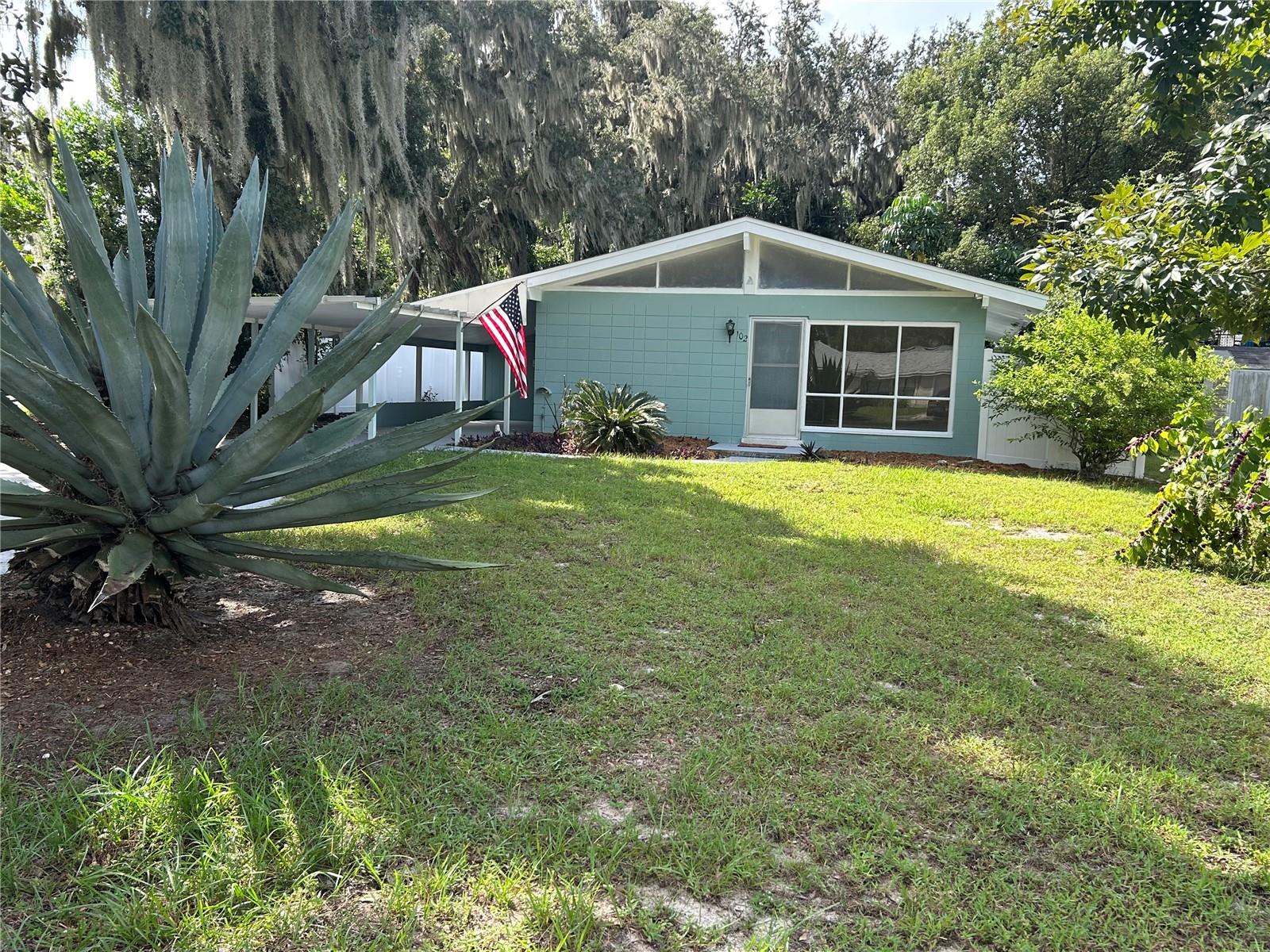 102 E Pendleton Ave Property Photo 4
