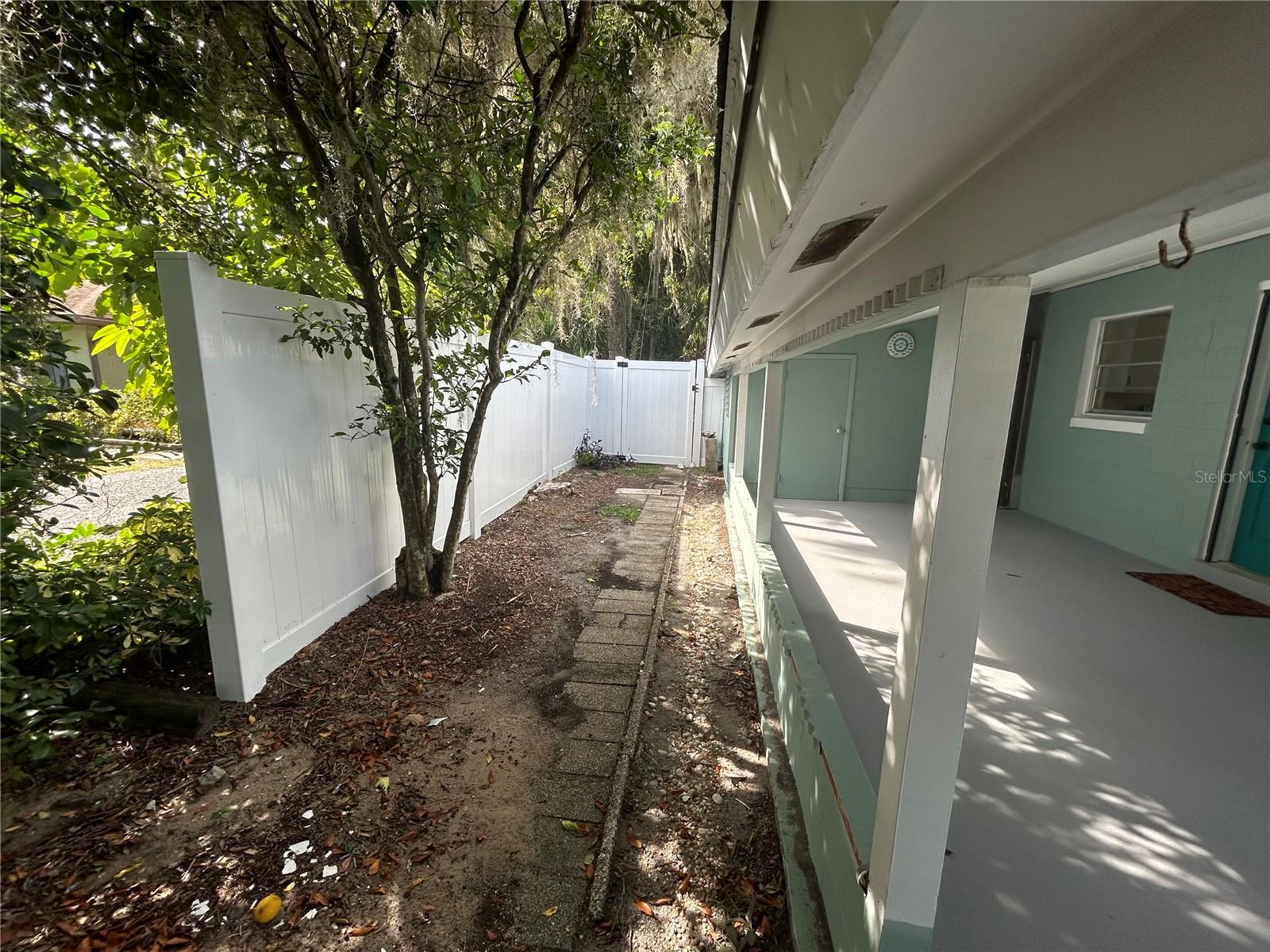 102 E Pendleton Ave Property Photo 24