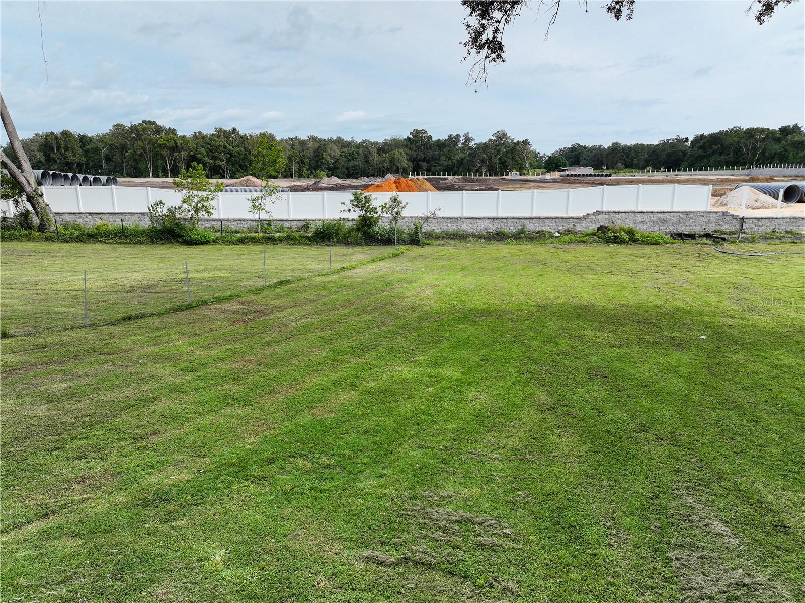 3636 E C-466 Property Photo 8