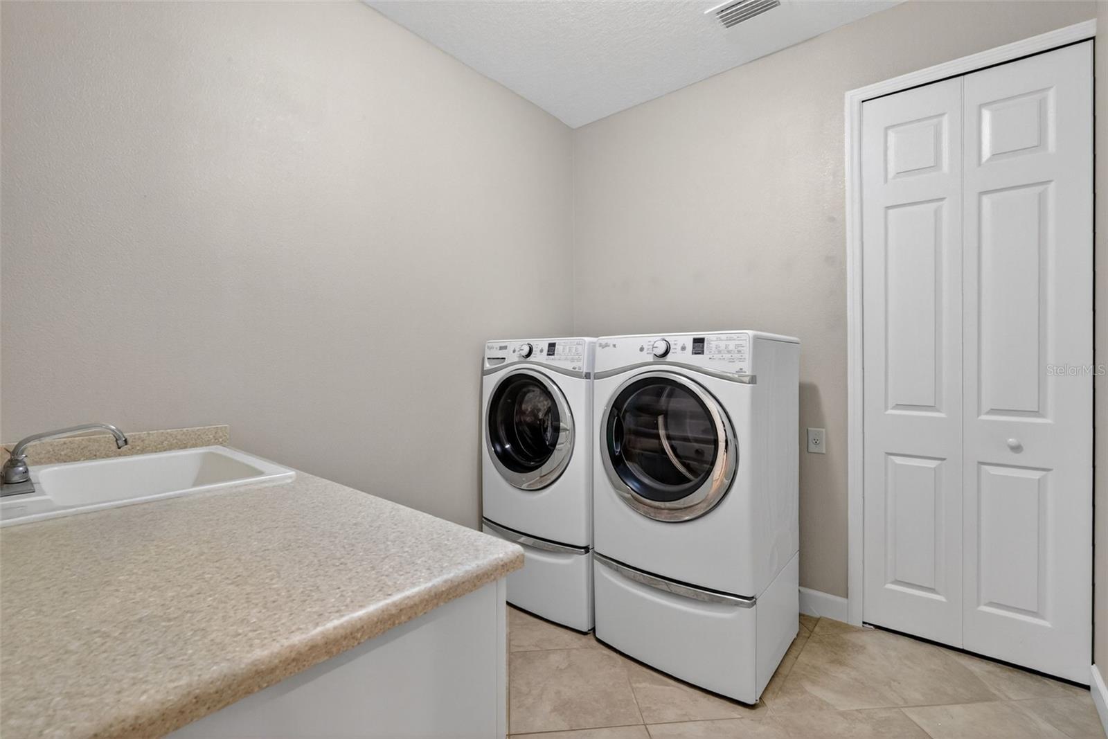 8852 Bridgeport Bay Cir Property Photo 35