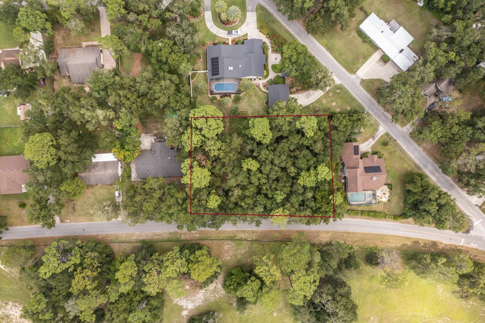 Interlachen Dr Property Photo 6
