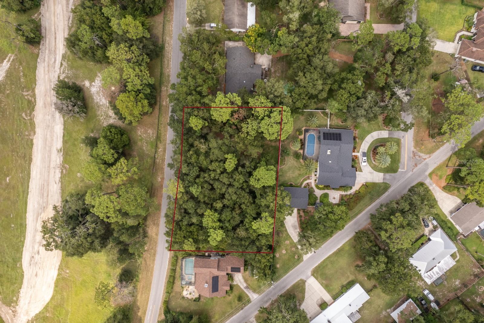 Interlachen Dr Property Photo 7
