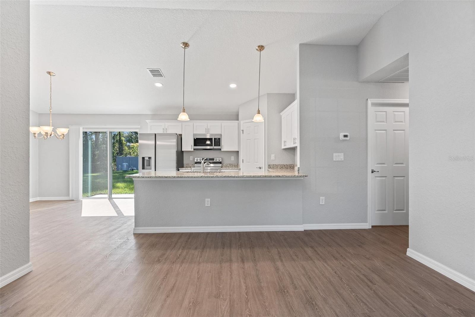 3216 Se 142nd Pl Property Photo 6