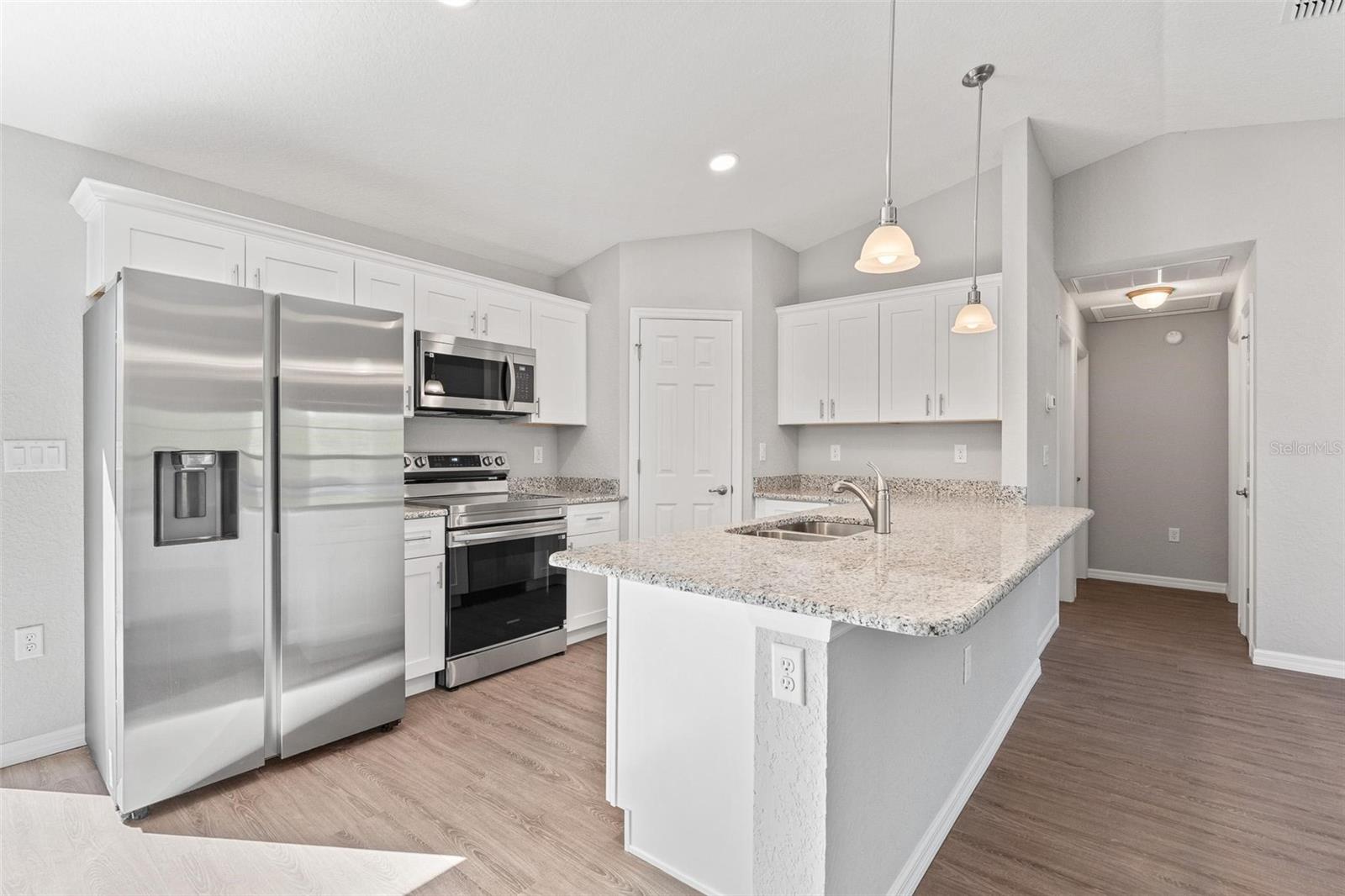 3216 Se 142nd Pl Property Photo 7