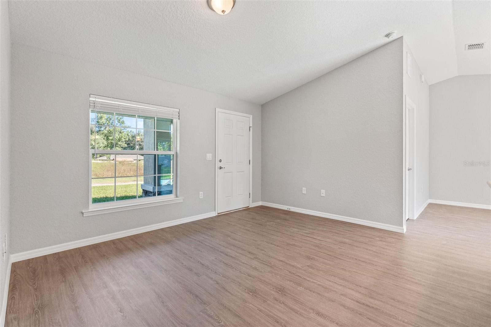 3216 Se 142nd Pl Property Photo 12