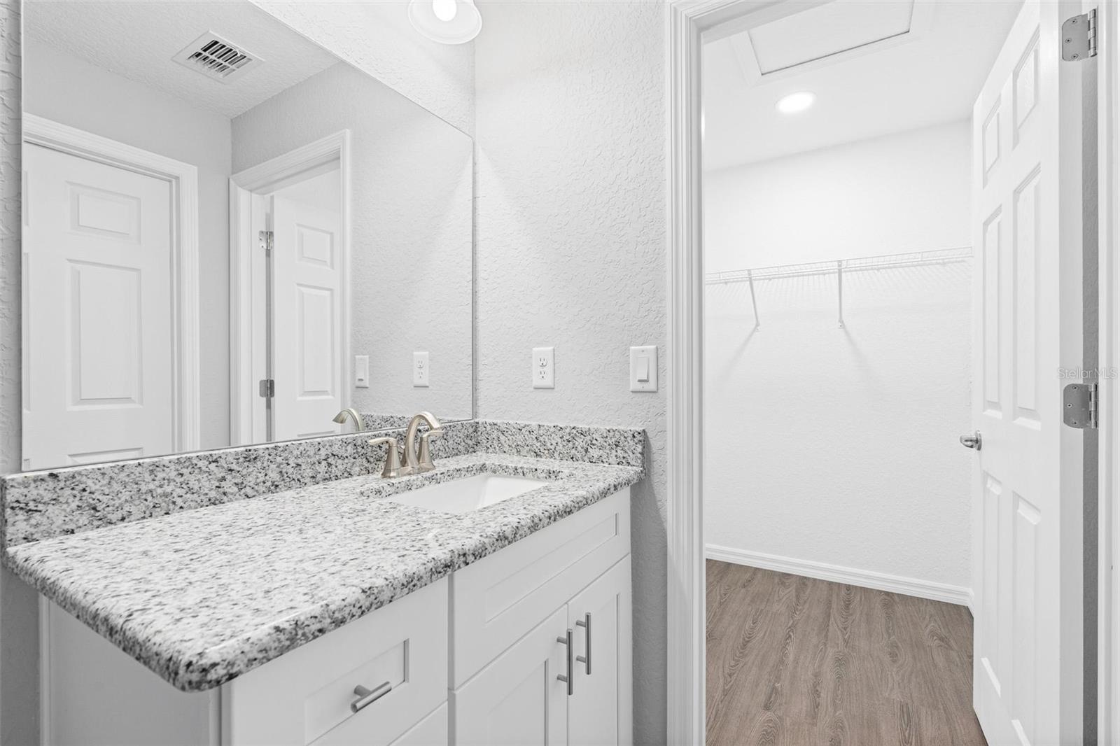 3216 Se 142nd Pl Property Photo 16