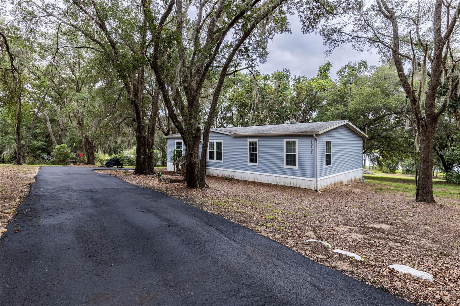 10135 N Em En El Grove Rd Property Photo 2
