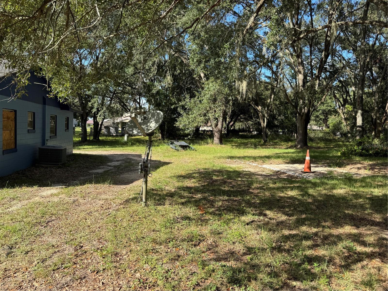 2101 State Road 50 Property Photo 6
