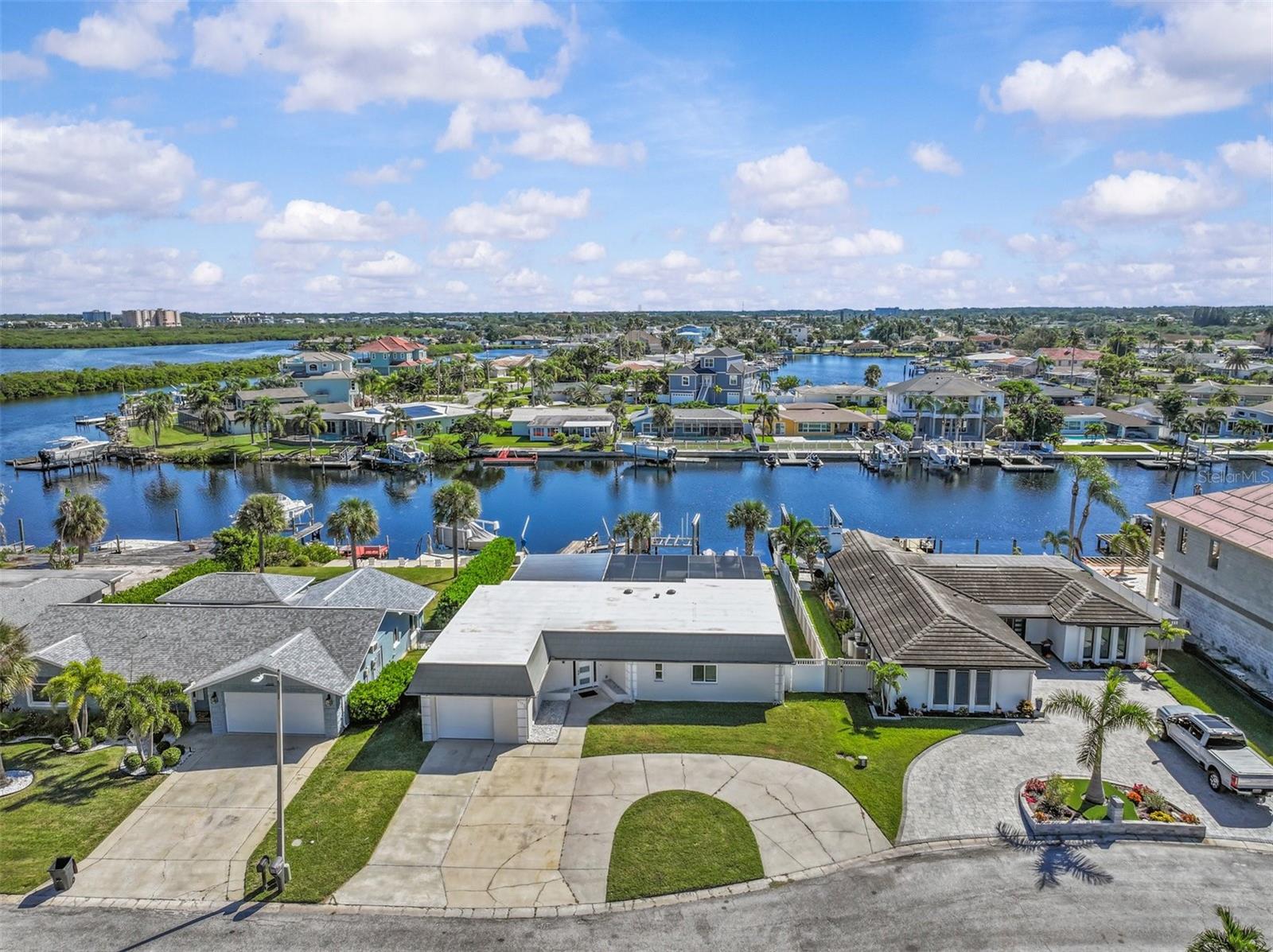 5524 Leeward Ln Property Photo 1
